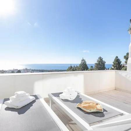 Sea View Duplex In Calahonda *